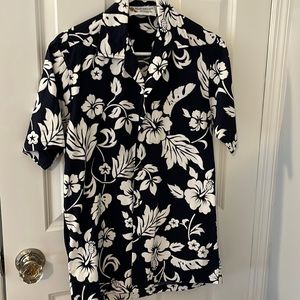Alohawear tropical navy and white print shirt. Size Small